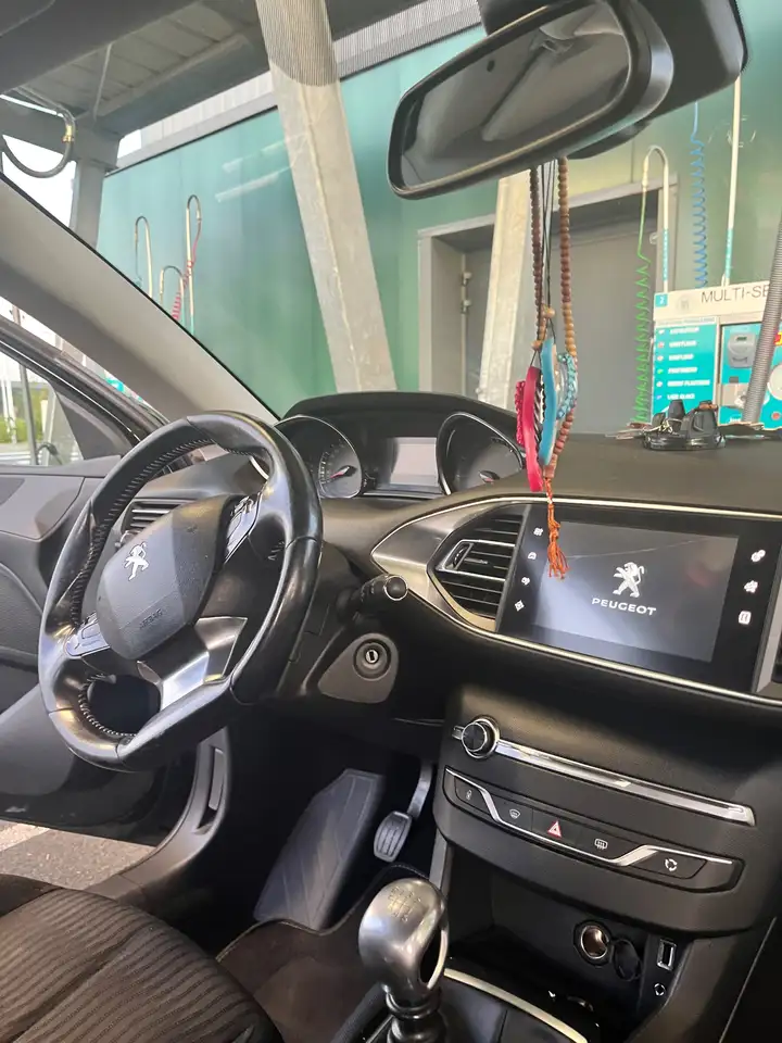 Peugeot 308 308 SW — photo 11