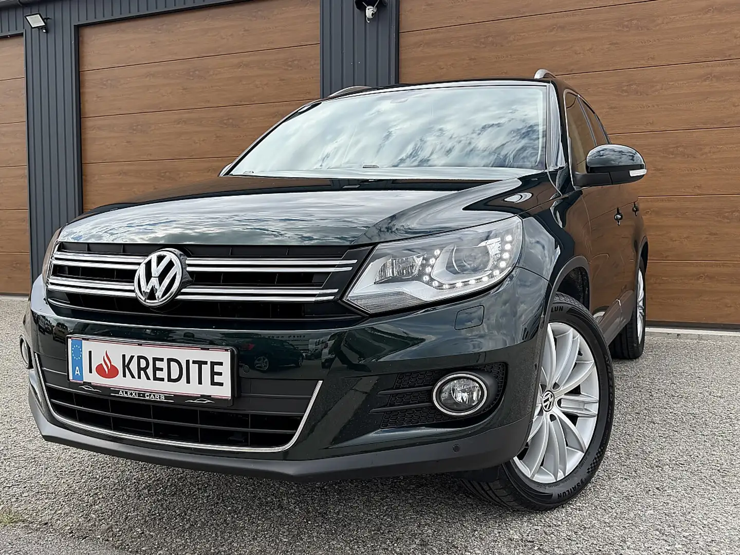 Volkswagen Tiguan 2,0 TDI BMT 4Motion Karat Grün - 2