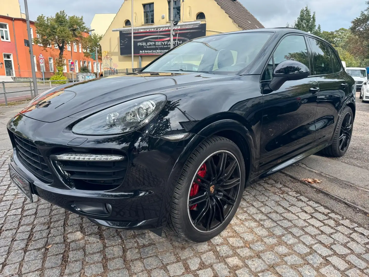 Porsche Cayenne GTS*KAMERA*BOSE*PANO*STANDHZG* Schwarz - 1