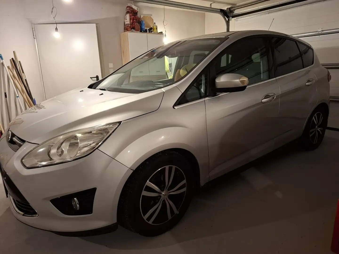 Ford C-Max Titanium 1,6 TDCi DPF Grau - 1