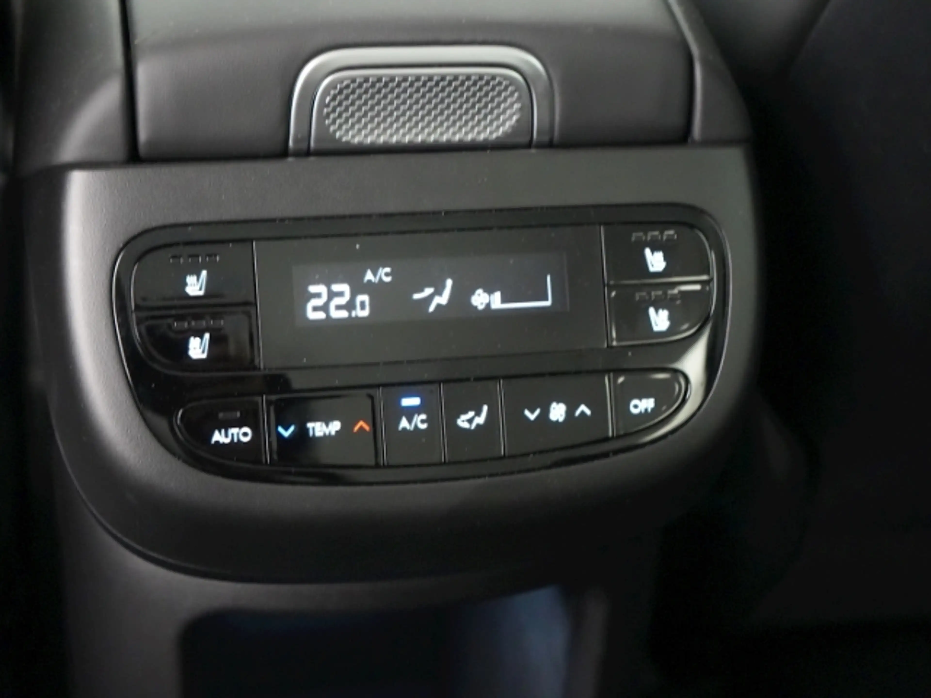 Hyundai IONIQ 9 UNIQ 110kWh 4WD 6-SITZER+NAVI+360 GRAD KAMERA+SITZ — photo 12