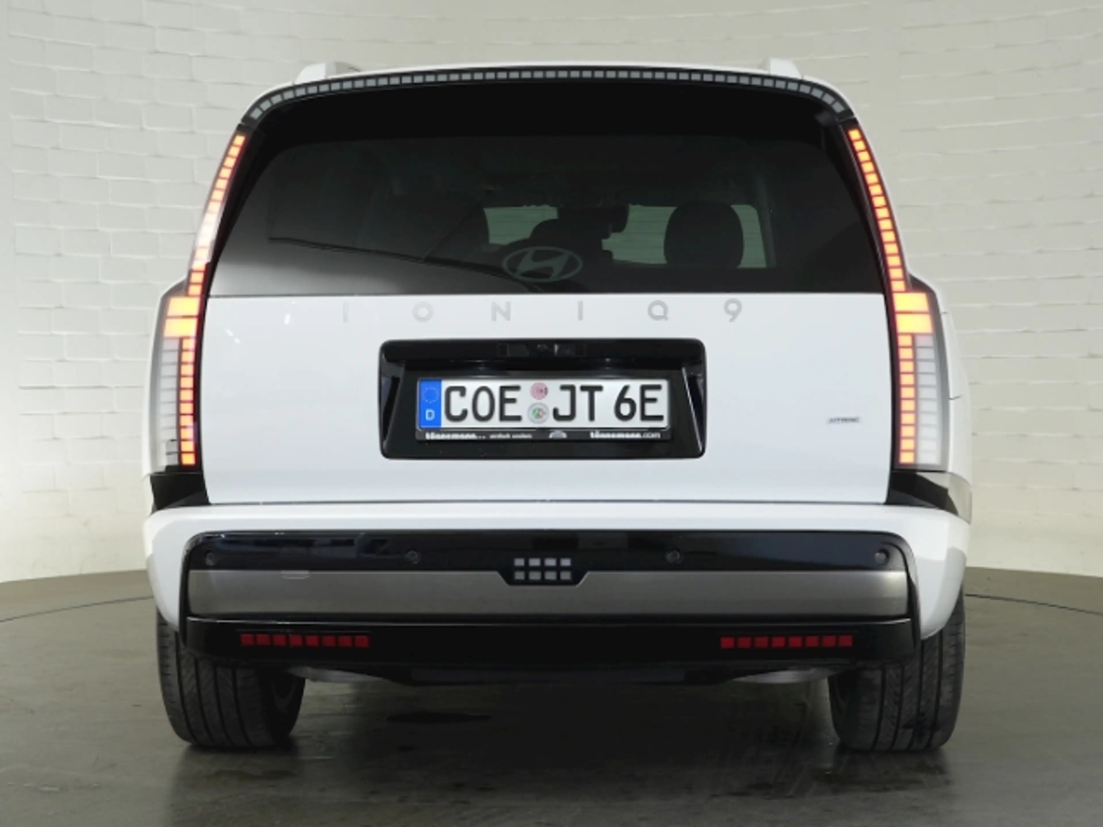 Hyundai IONIQ 9 UNIQ 110kWh 4WD 6-SITZER+NAVI+360 GRAD KAMERA+SITZ — photo 8