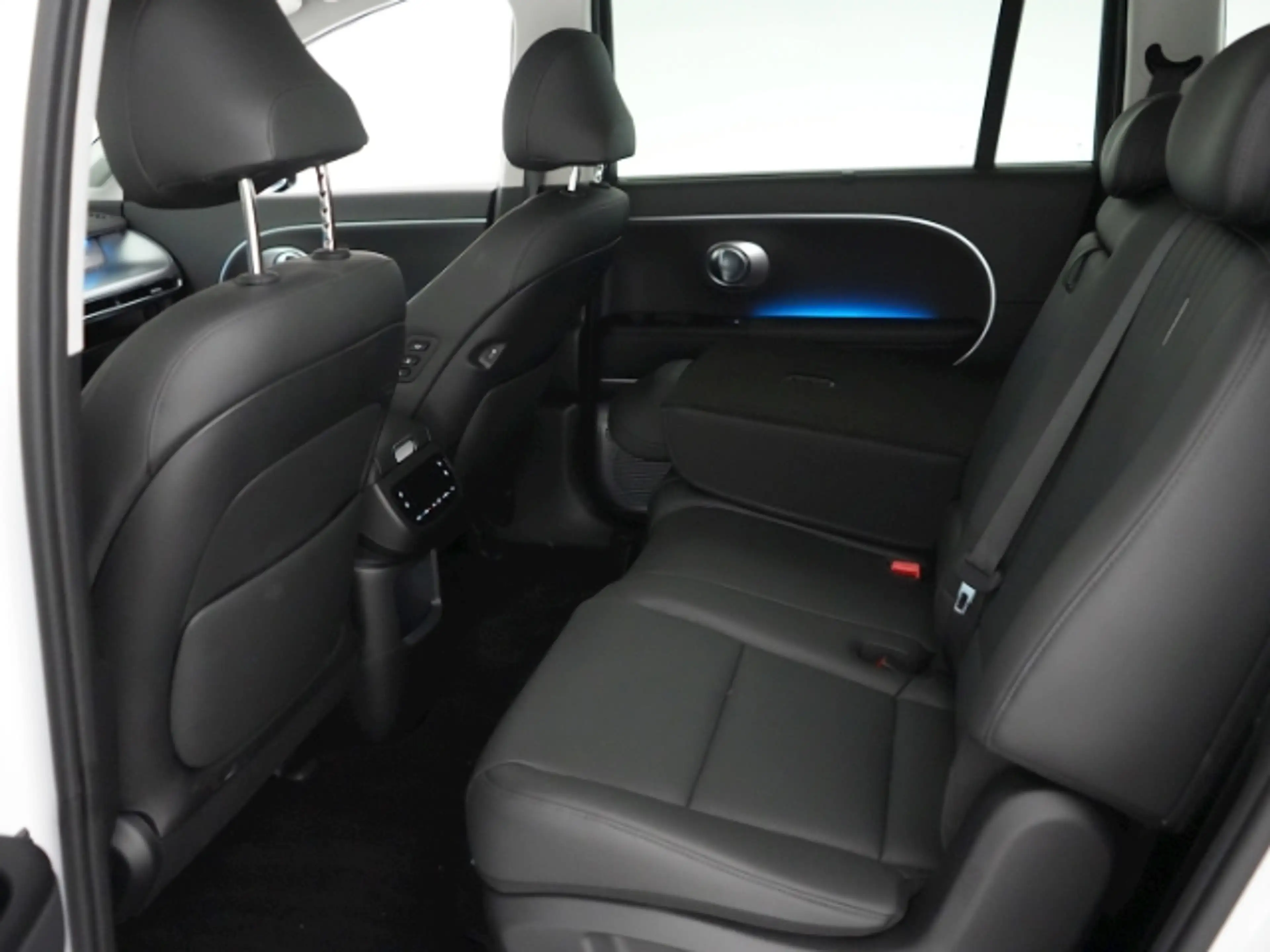 Hyundai IONIQ 9 UNIQ 110kWh 4WD 6-SITZER+NAVI+360 GRAD KAMERA+SITZ — photo 11