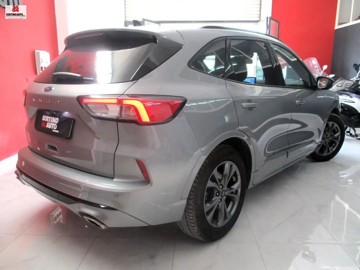 Ford Kuga 1.5 ecoblue ST-Line X 2wd 120cv auto 2021 STRAFULL Grigio - 2