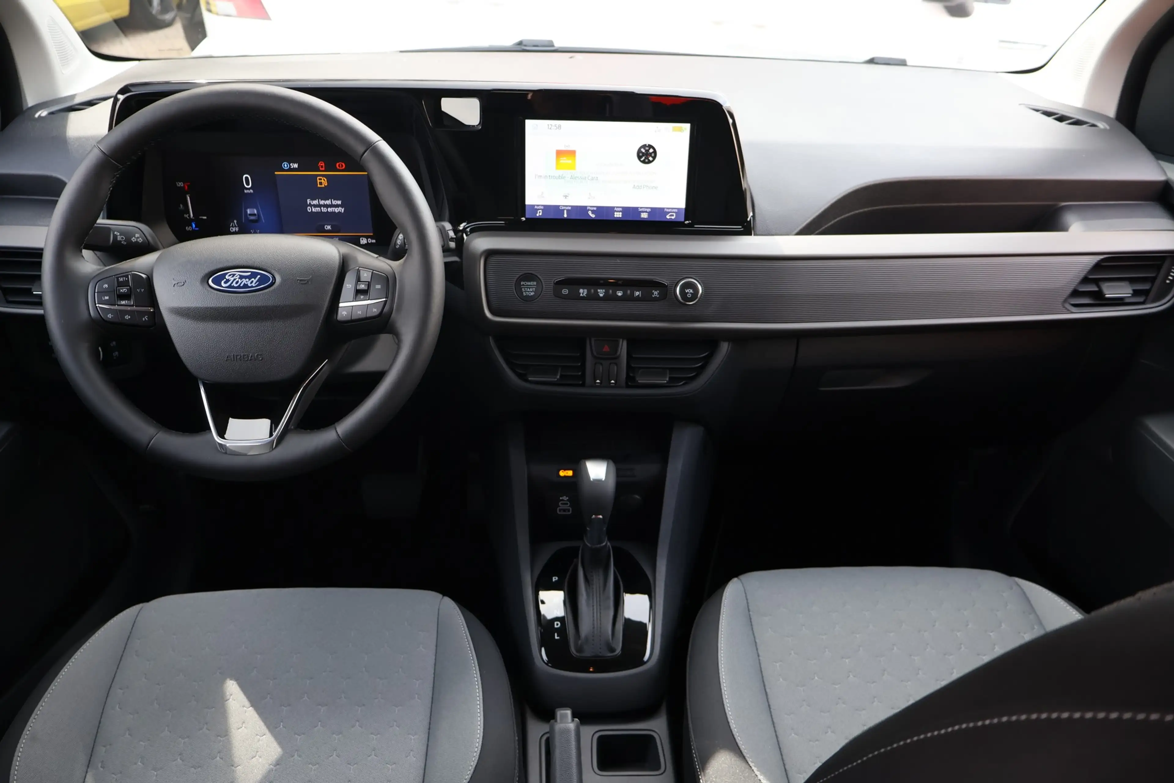 Ford Tourneo Courier Titanium 1.0 EB Aut. Kamera AHK — photo 9