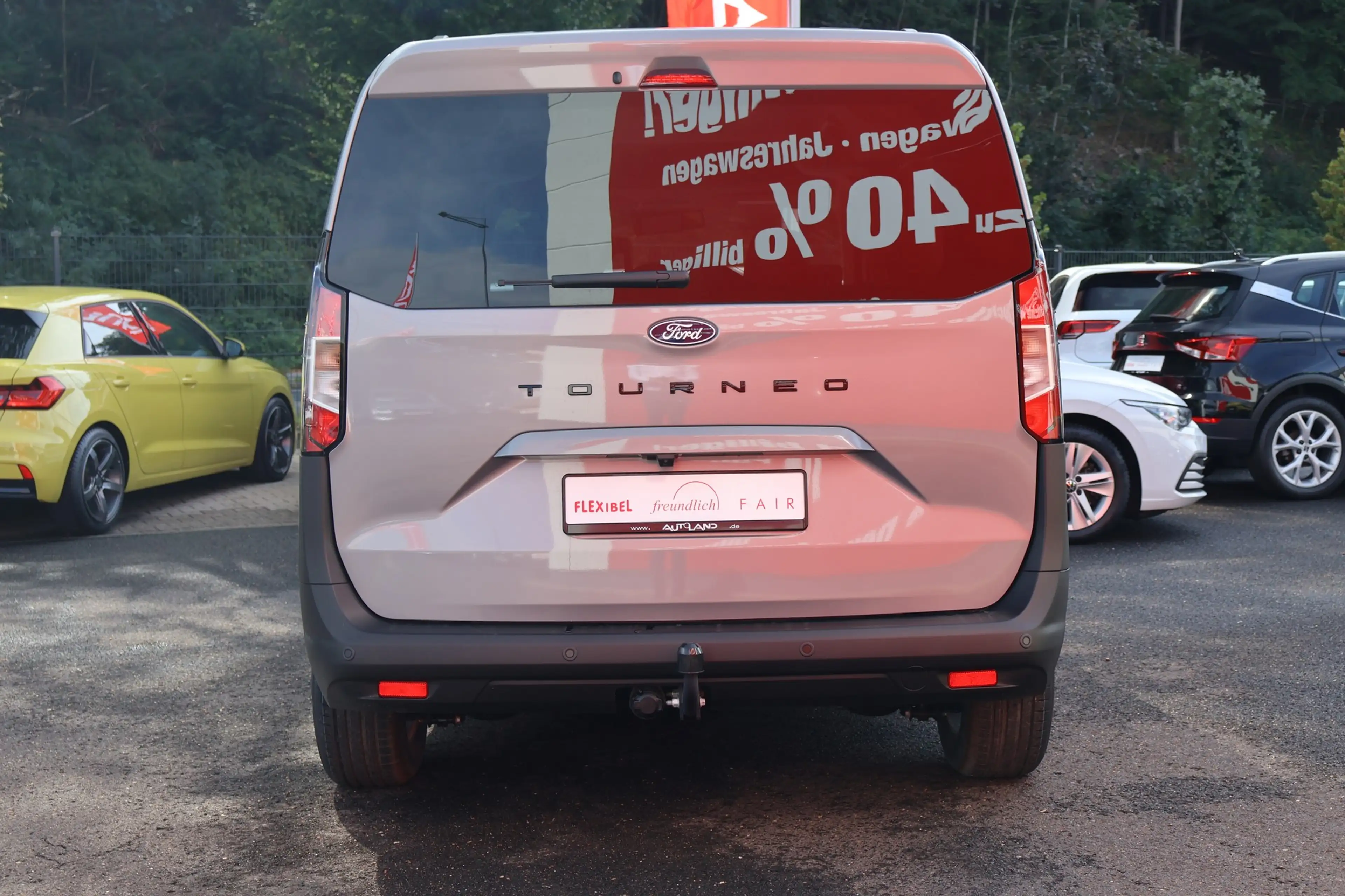 Ford Tourneo Courier Titanium 1.0 EB Aut. Kamera AHK — photo 4