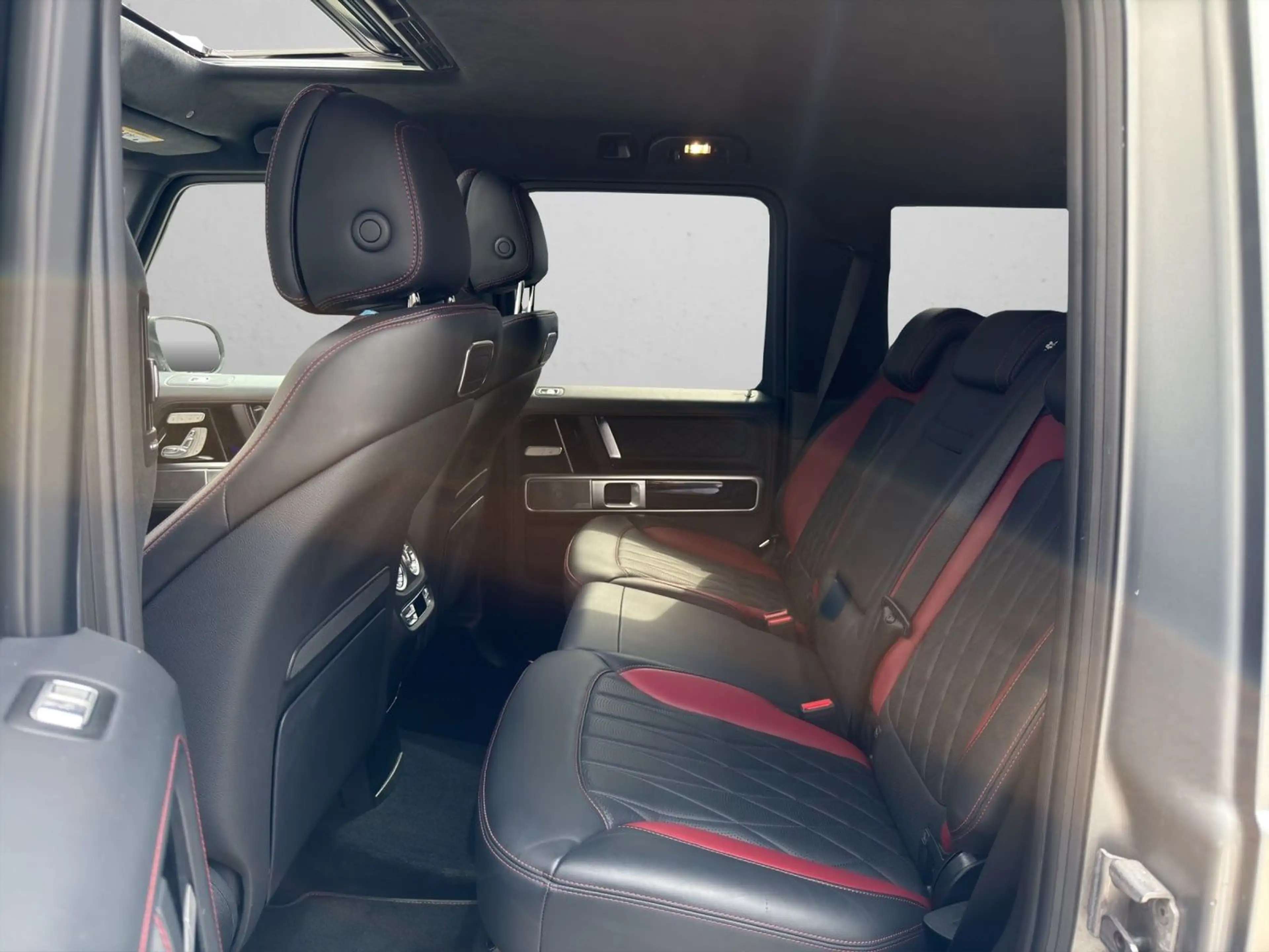 Mercedes-Benz G 63 AMG Superior- / Night- & Performance Paket / Standheiz — photo 12