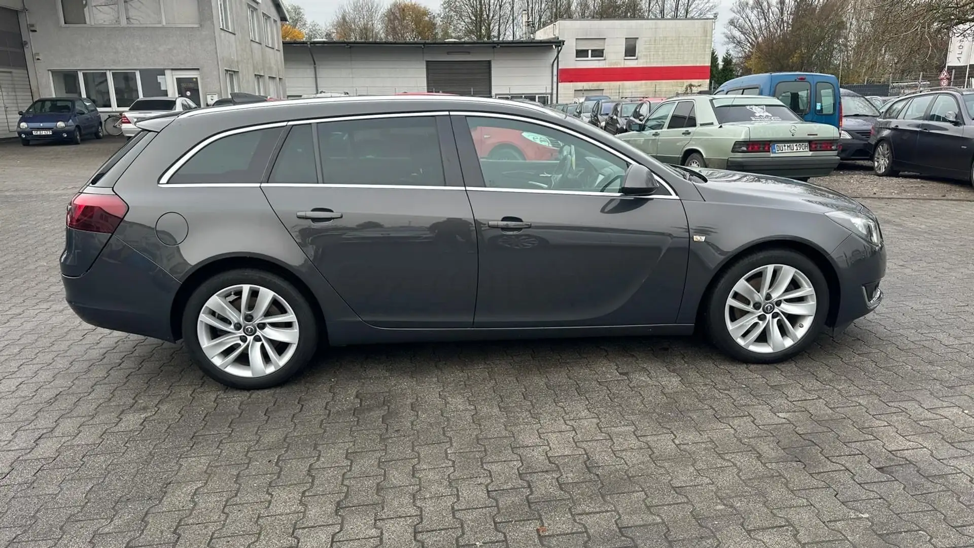 Opel Insignia A Sports Tourer Šedá - 2