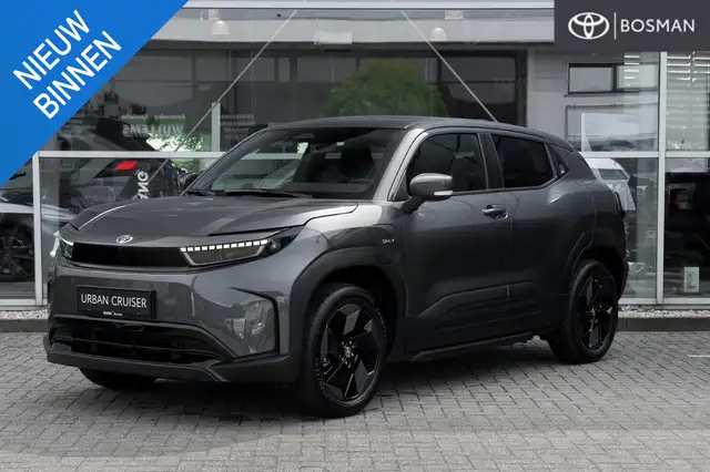 Toyota Urban Cruiser Dynamic 61 kWh