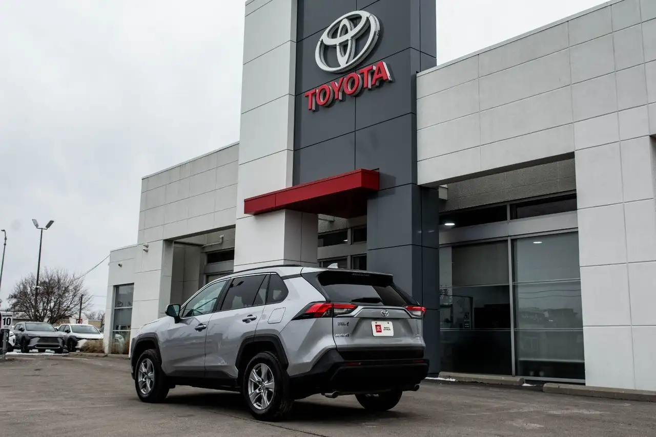 Toyota RAV 4 снимка Toyota RAV 4