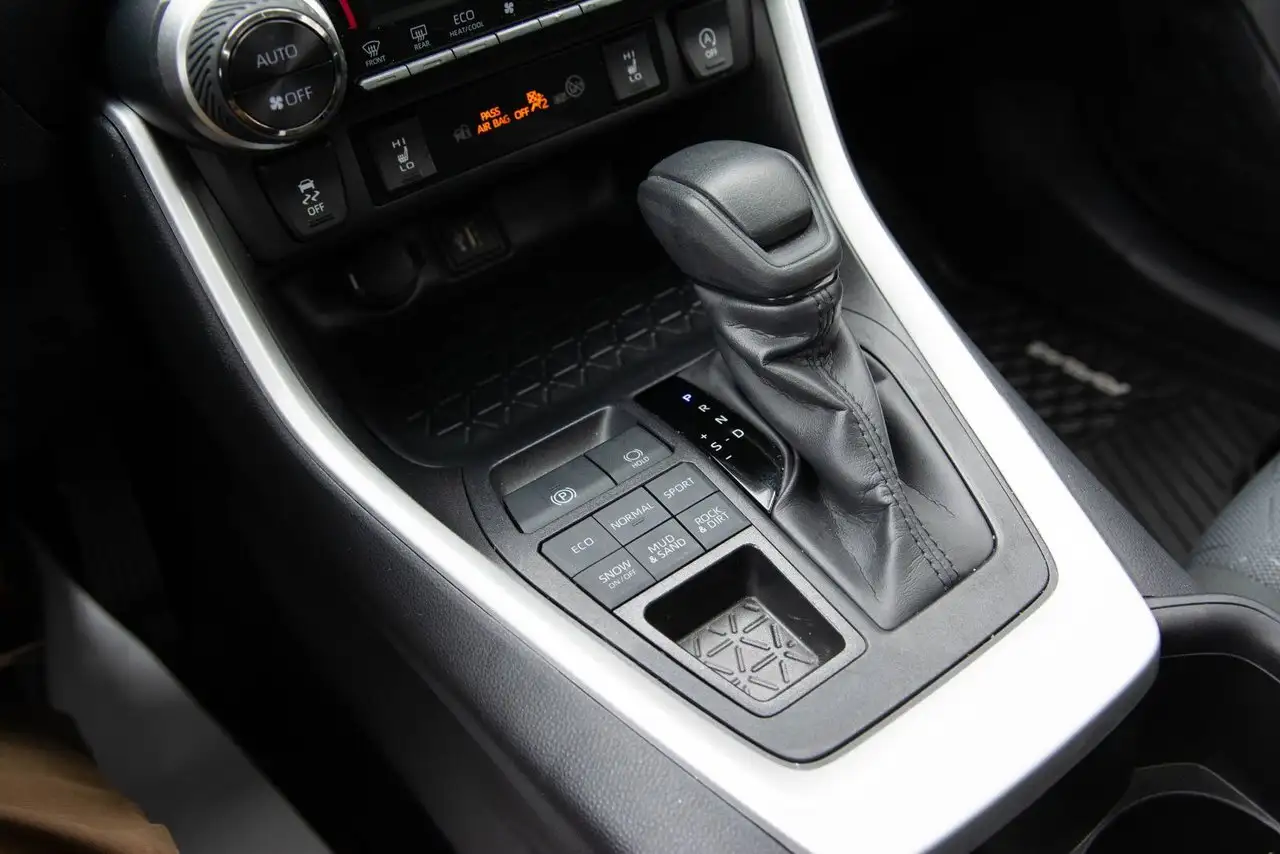 Toyota RAV 4 снимка Toyota RAV 4