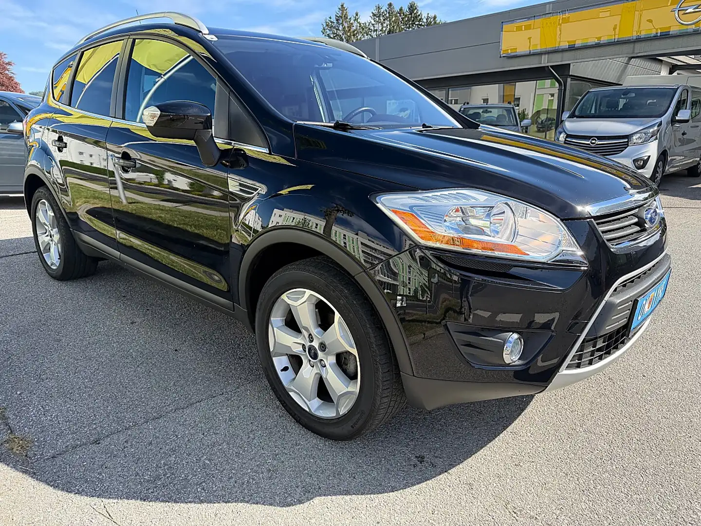 Ford Kuga 2,0 Titanium 4x4 TDCI DPF Schwarz - 2