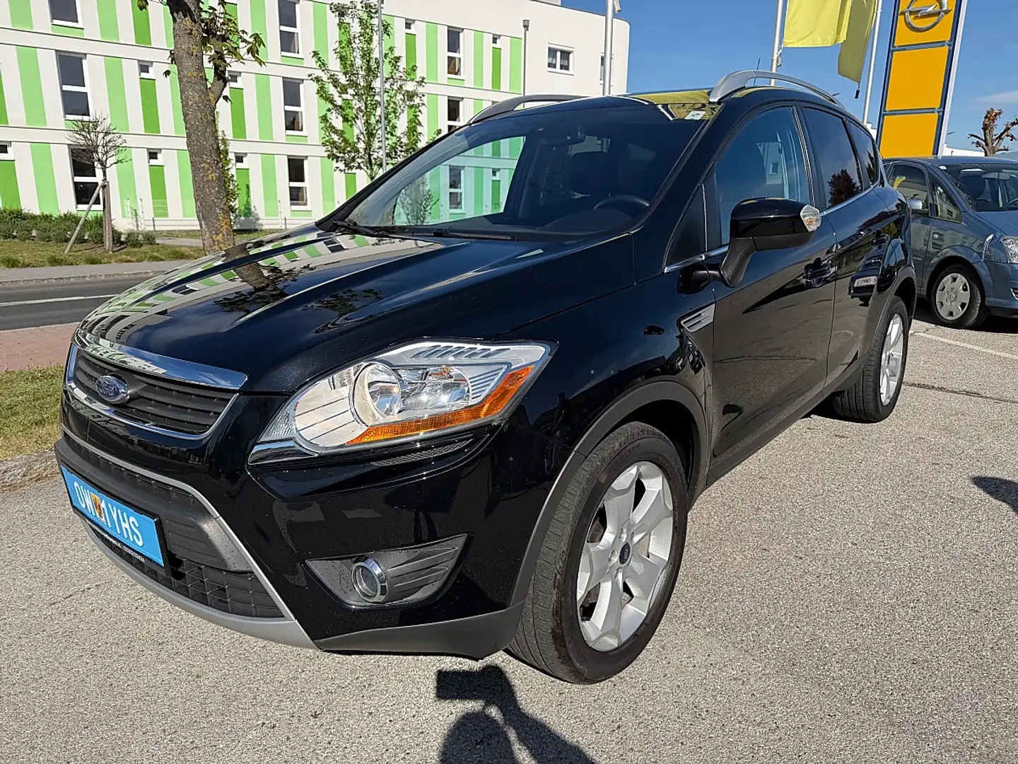 Ford Kuga 2,0 Titanium 4x4 TDCI DPF Schwarz - 1