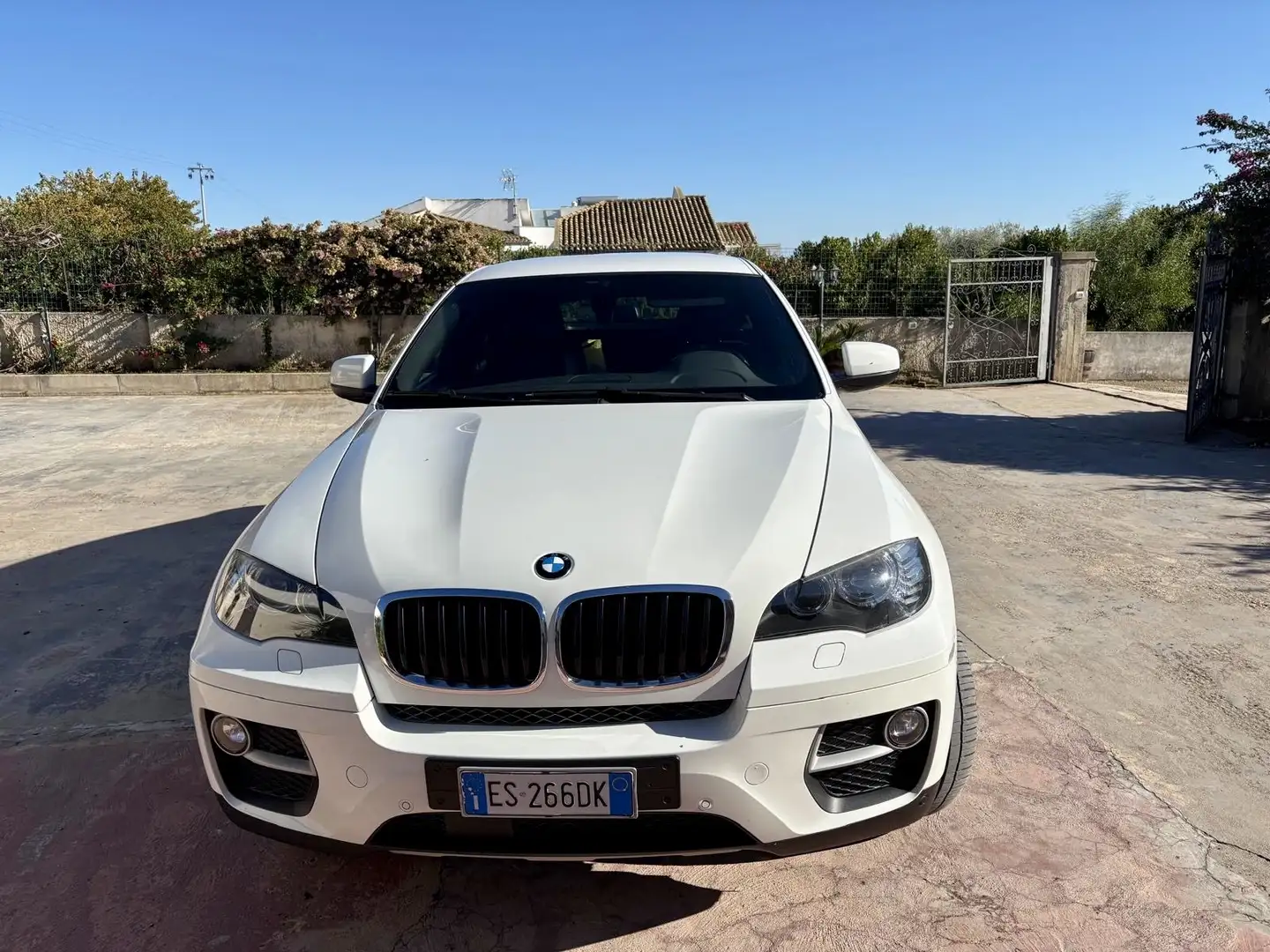 BMW X6 xdrive30d , 245cv , M sport Weiß - 2