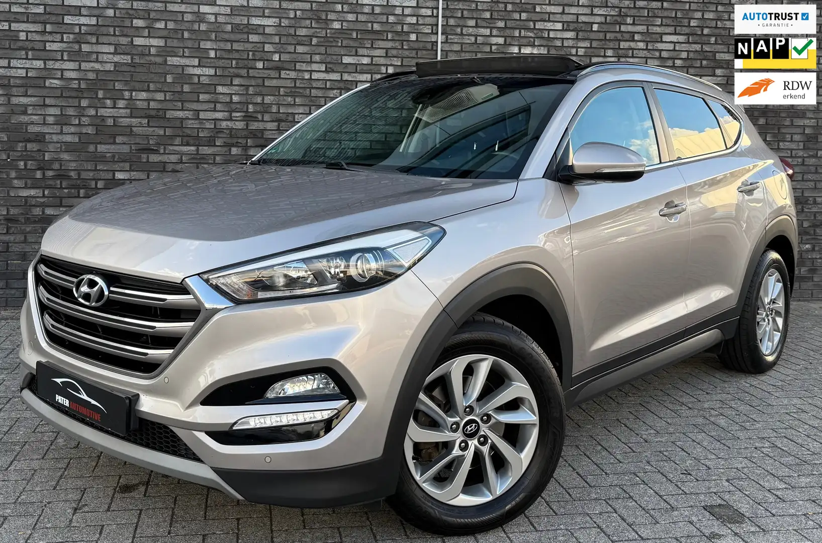 Hyundai TUCSON 1.6 T-GDi Premium 4WD Aut|Panorama|1600kg Trekgewi Beige - 1
