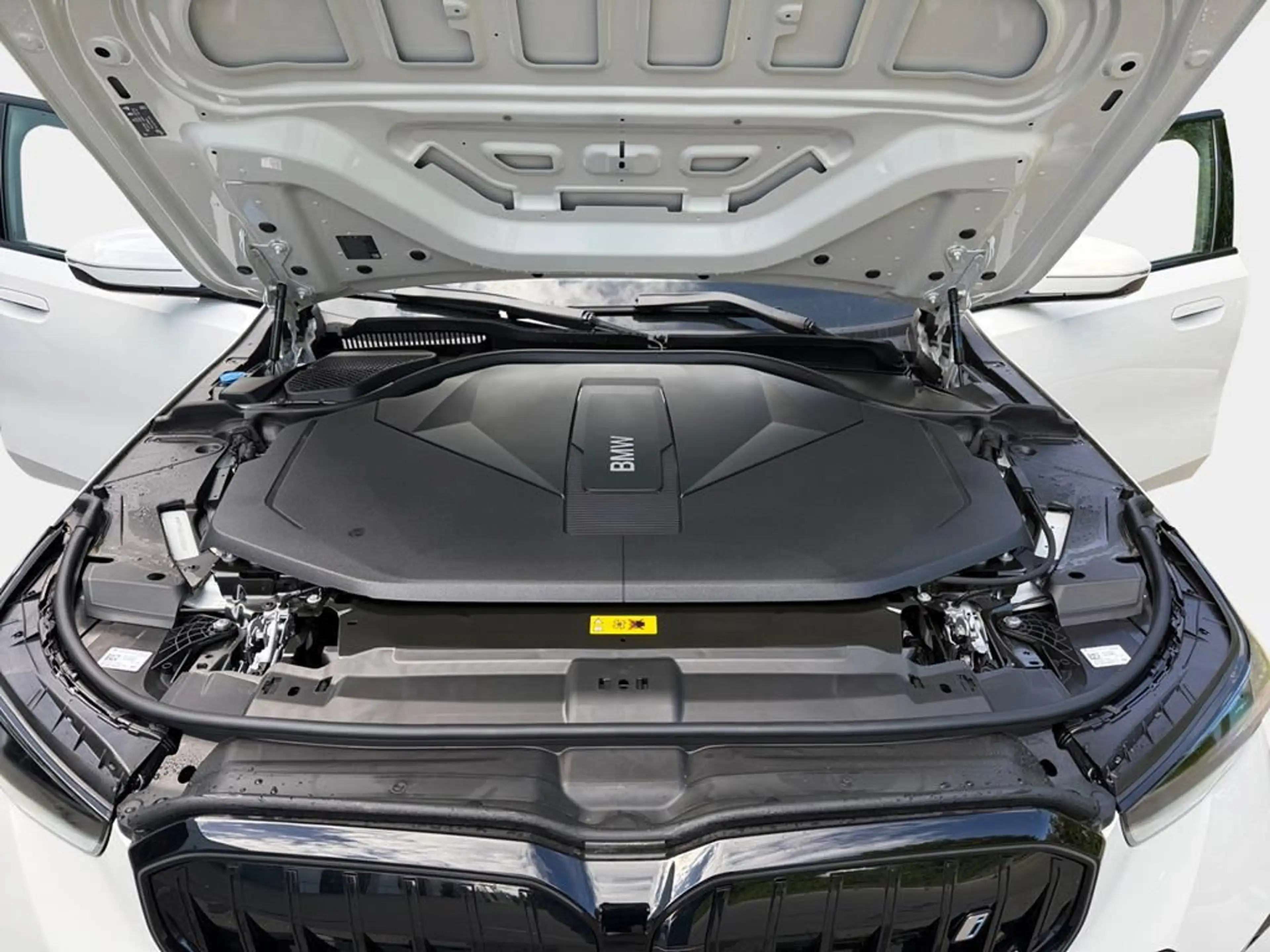 BMW i5 — photo 14