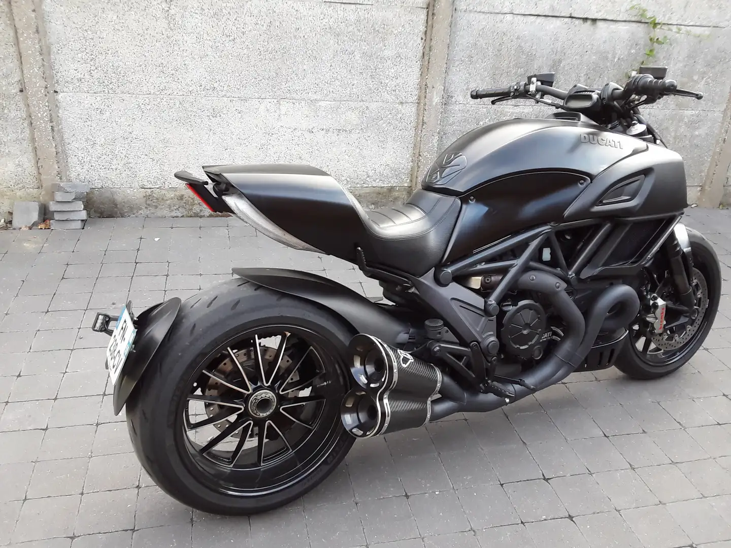 Ducati Diavel BLACK Noir - 2