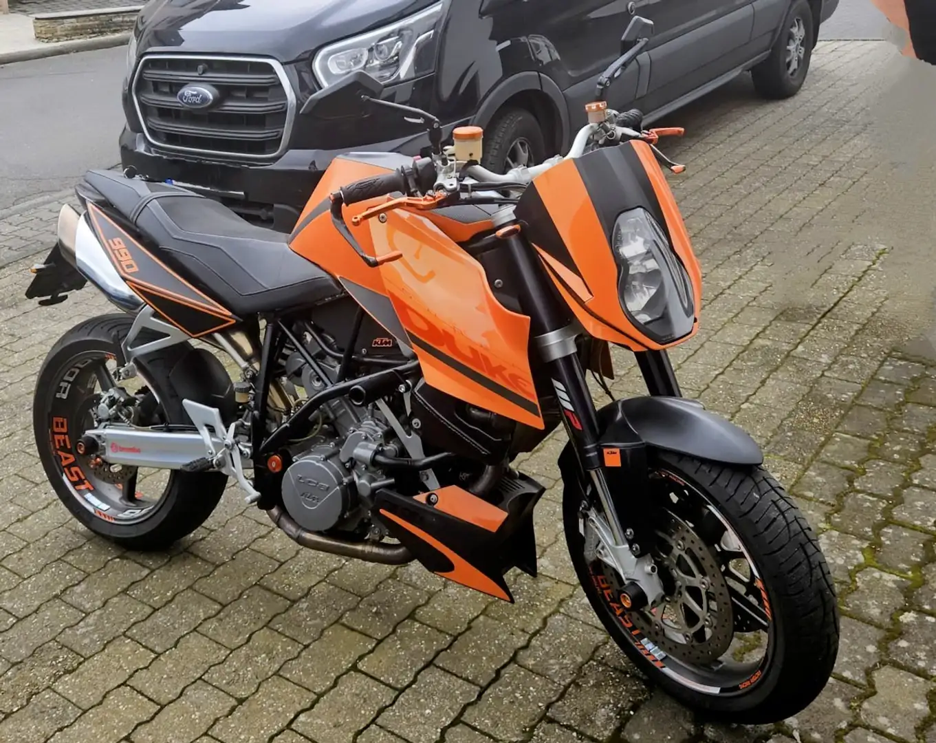 KTM 990 Super Duke Orange - 2
