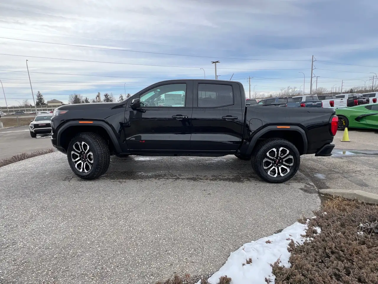 GMC Canyon снимка GMC Canyon