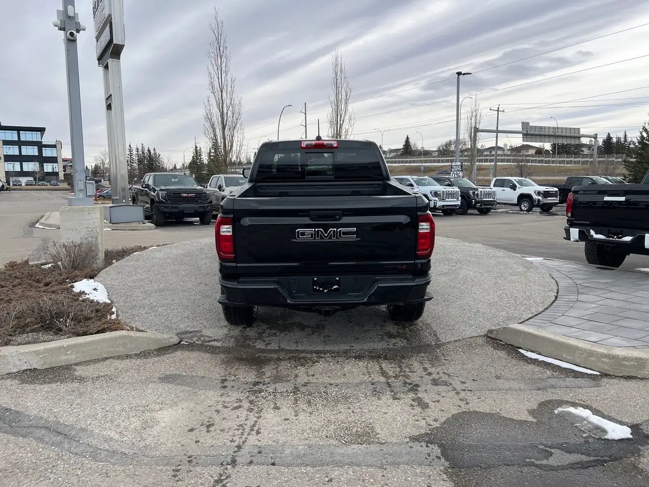 GMC Canyon снимка GMC Canyon