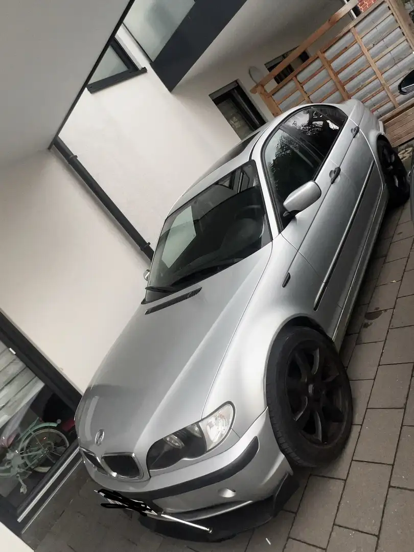 BMW 318 318i - 1
