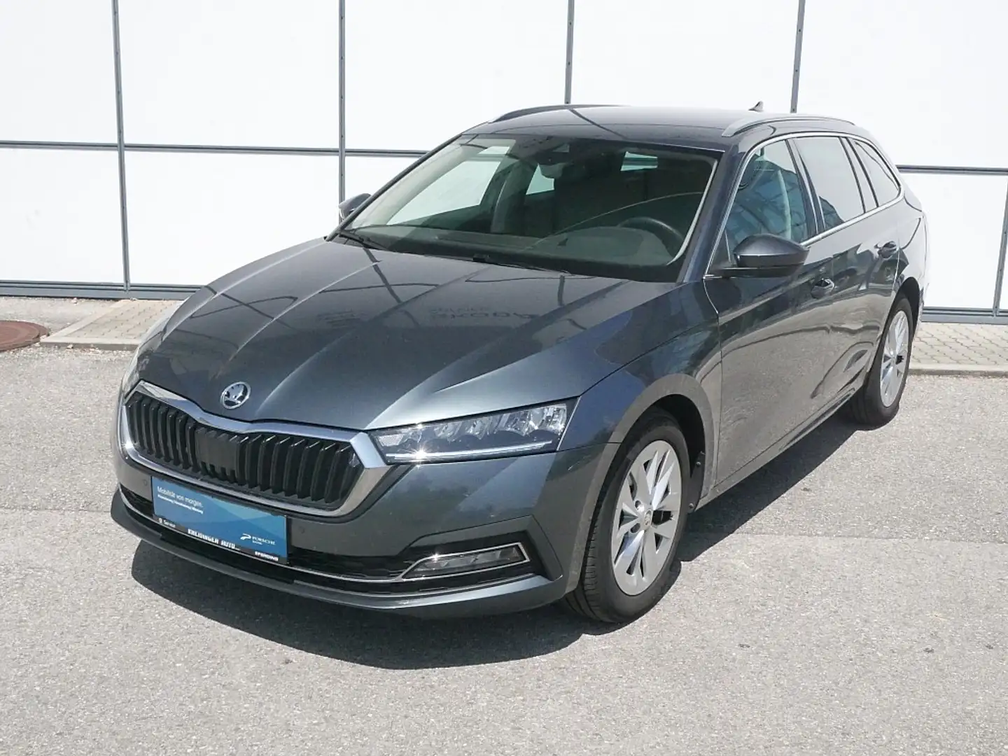 Skoda Octavia Combi 2,0 TDI Style DSG, Head Up Display, Virtu... Grau - 2