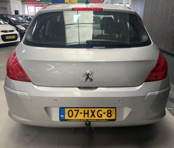 Peugeot 308 view 9