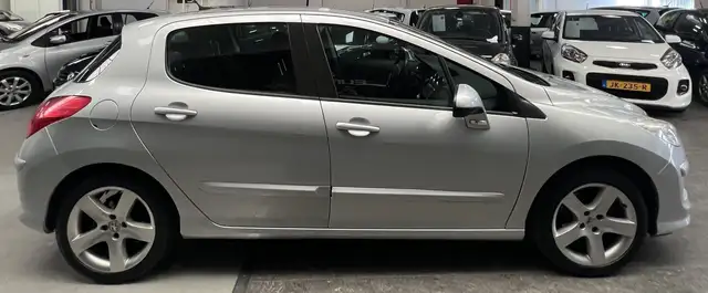 Peugeot 308 view 12