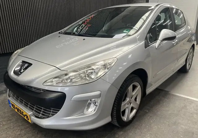 Peugeot 308 view 6