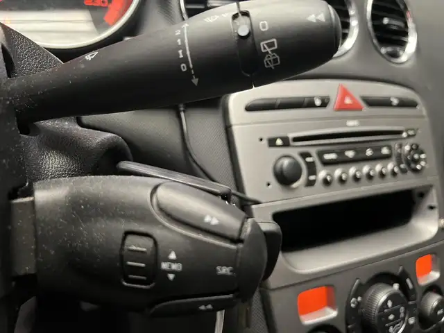 Peugeot 308 view 17