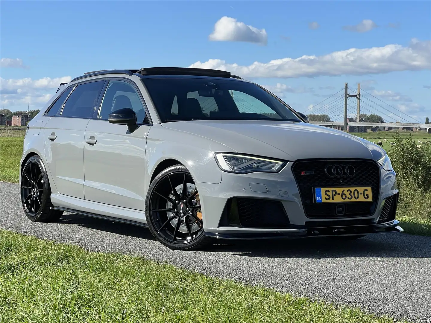 Audi RS3 2.5 TFSI 443PK Quattro / Full option / Pano / Mill Gri - 2