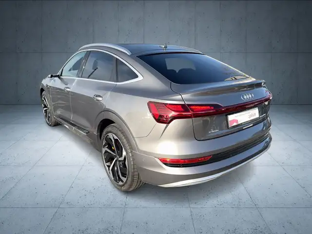 Audi E-Tron view 5