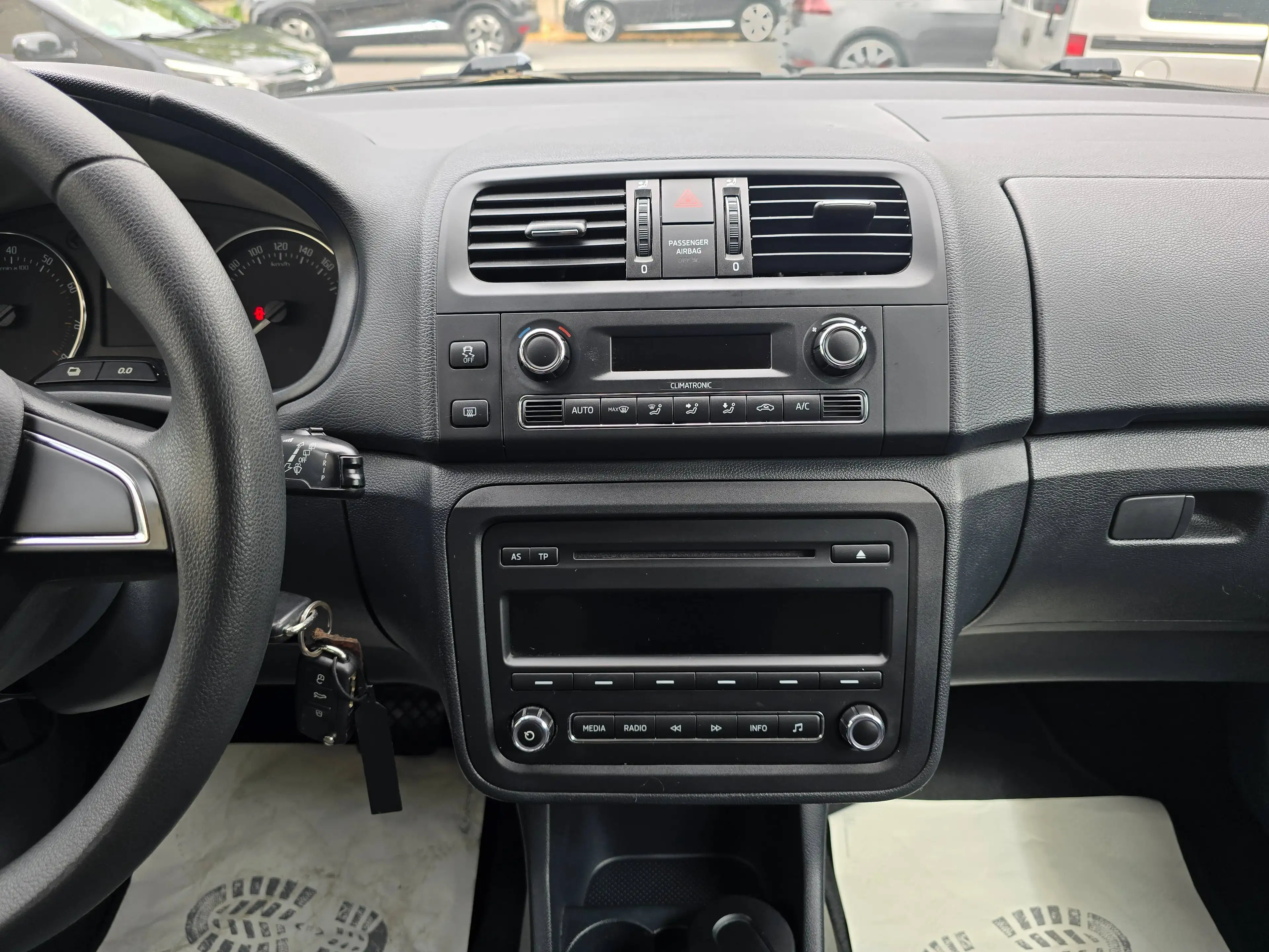 Skoda Roomster Ambition/DSG/1.Hand Scheckheft/Klimatronik/SHZ/PDC/Steuerkette Neu!!! — photo 12