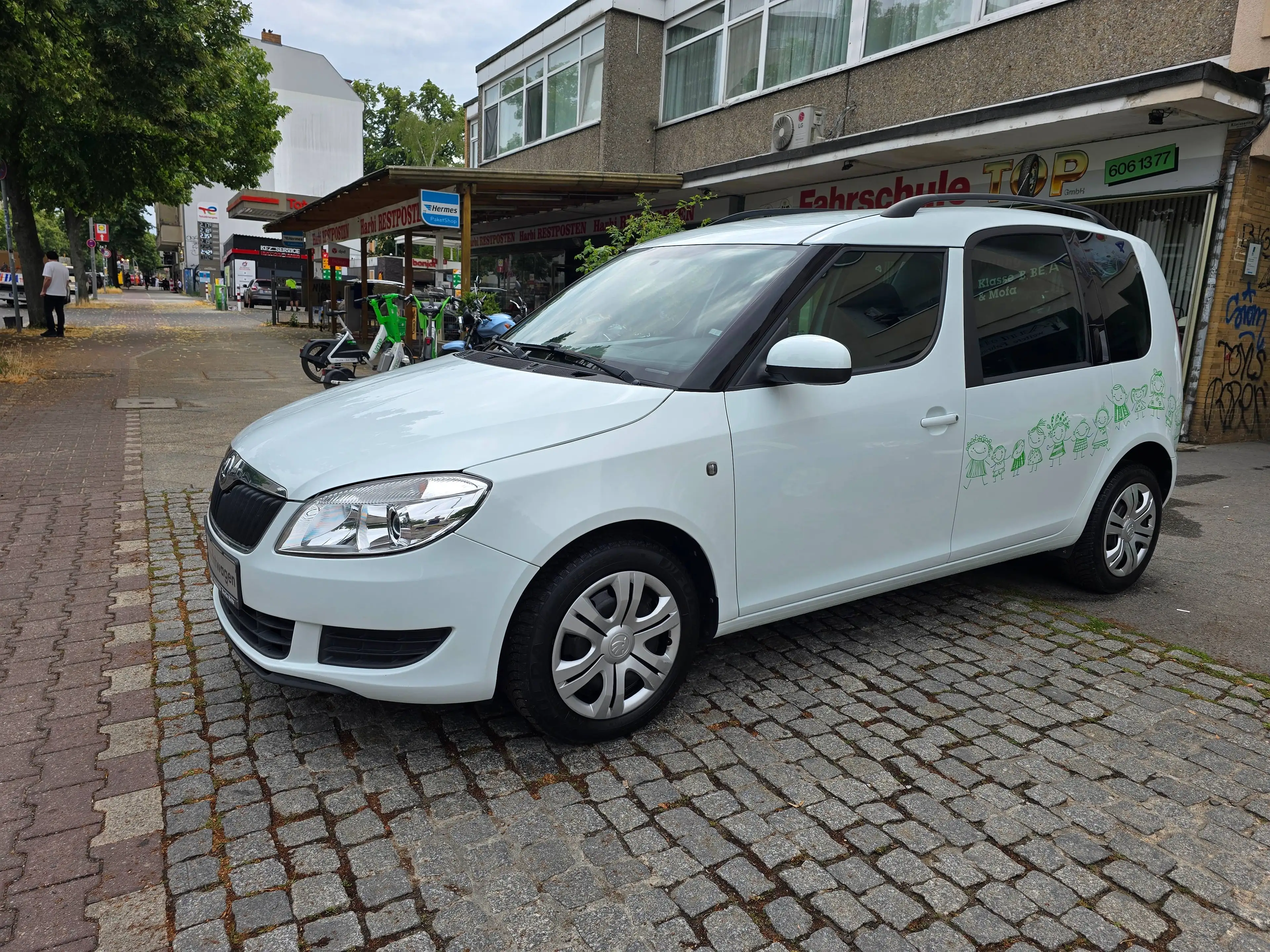 Skoda Roomster Ambition/DSG/1.Hand Scheckheft/Klimatronik/SHZ/PDC/Steuerkette Neu!!! — photo 2