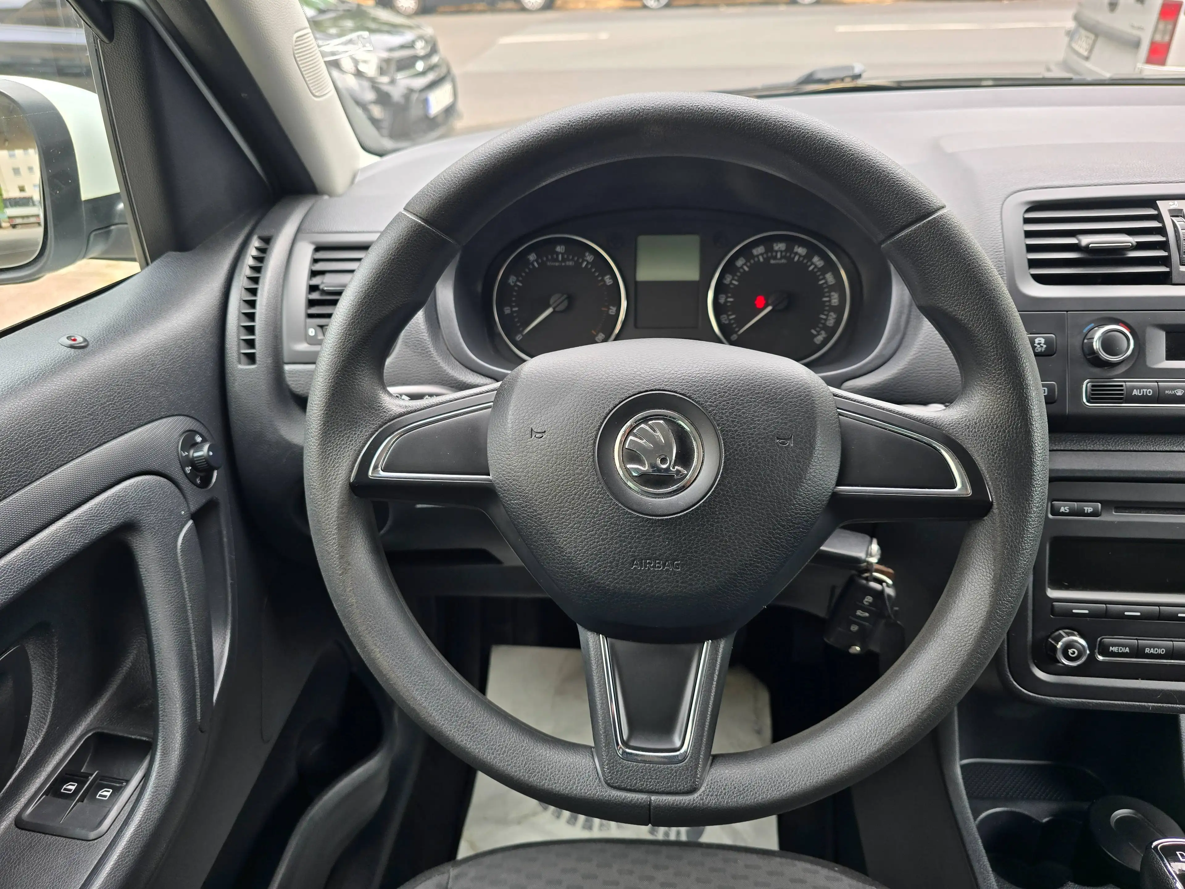 Skoda Roomster Ambition/DSG/1.Hand Scheckheft/Klimatronik/SHZ/PDC/Steuerkette Neu!!! — photo 11