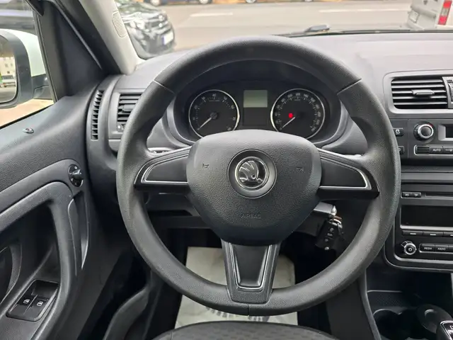 Skoda Roomster view 11