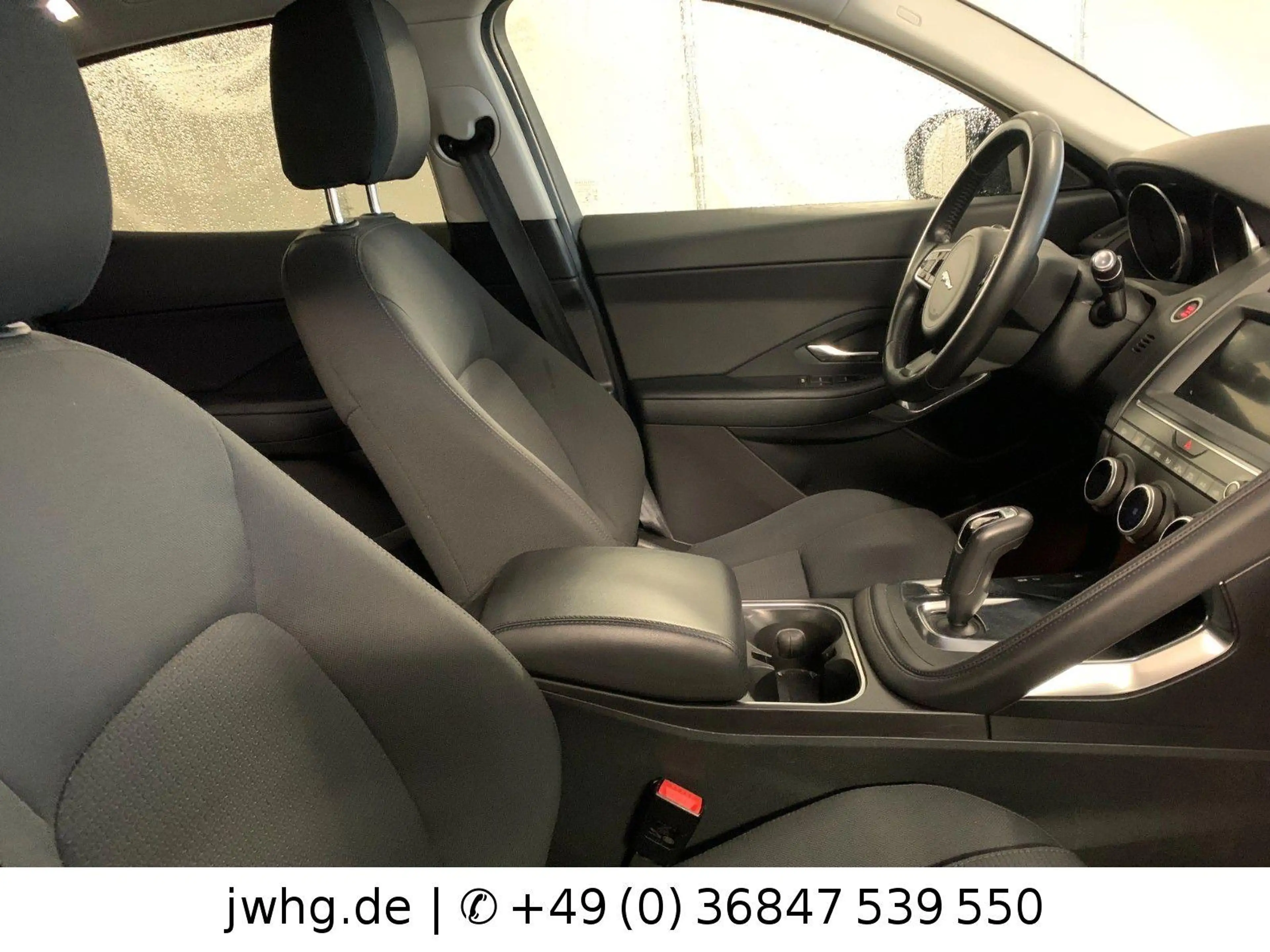Jaguar E-Pace AWD KAMERA | SITZHZ | NAVI PRO | DAB — photo 3
