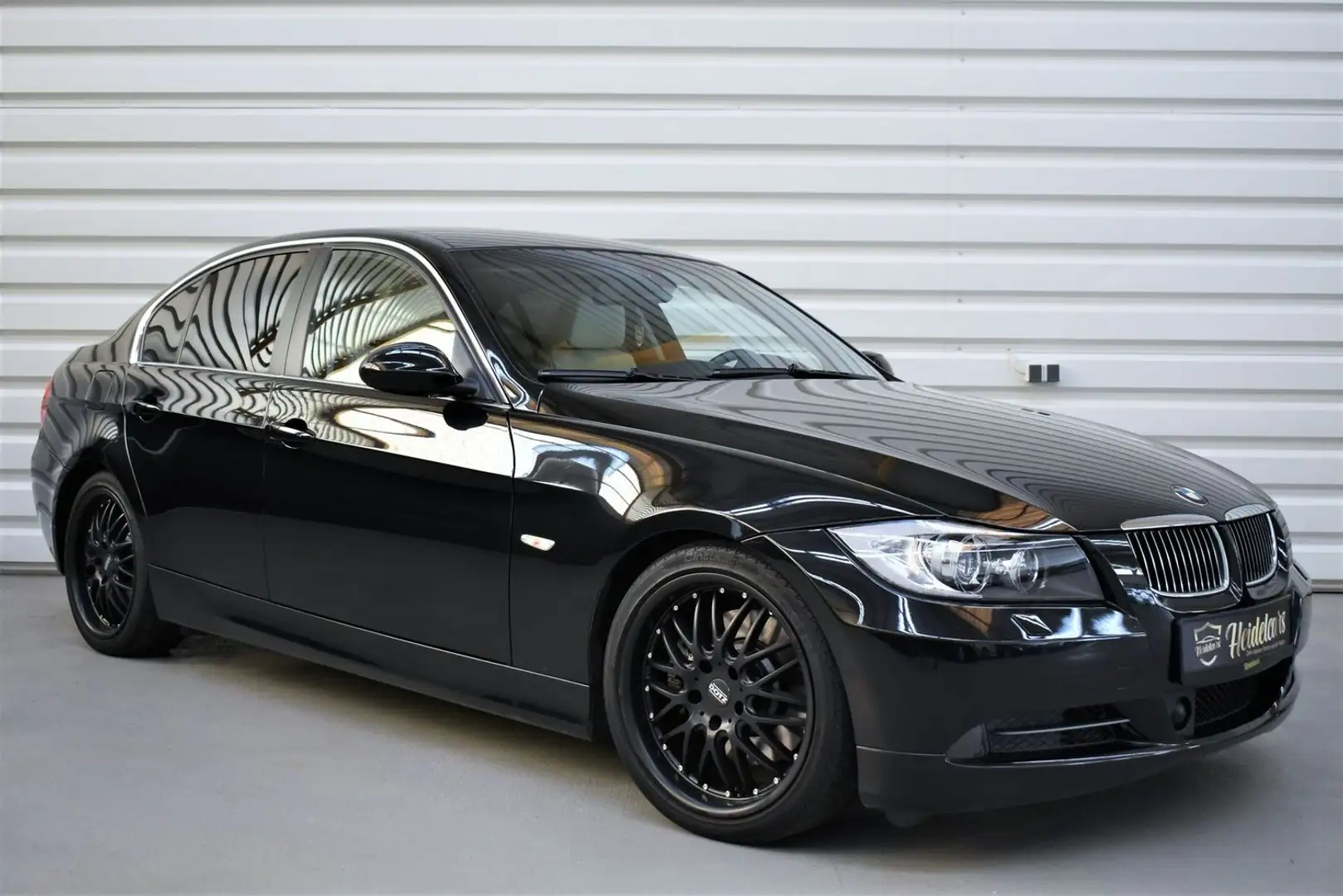 BMW 330 330i NAVI PROF*SH*XENON Noir - 1