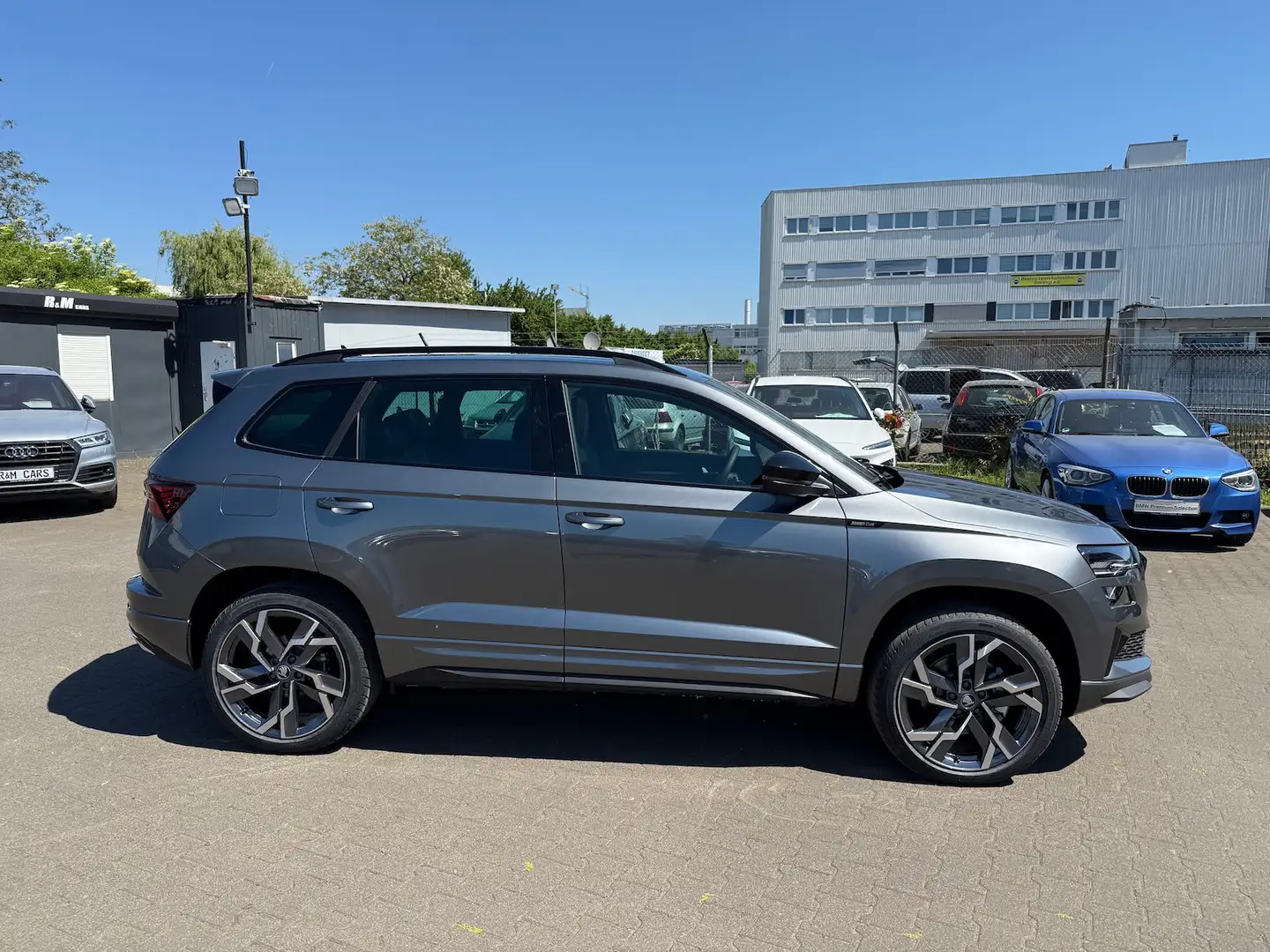 Skoda Karoq 2.0 TDI DSG Sportline 4x4/Pano/AHK/Leder Grau - 2