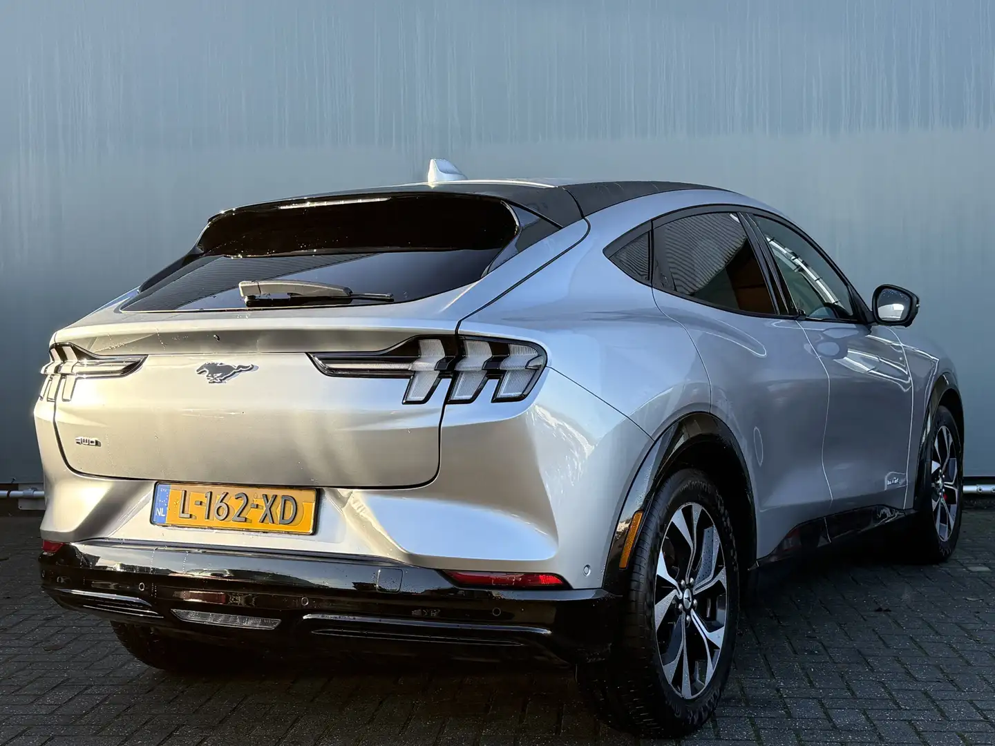 Ford Mustang Mach-E BJR 2021 AWD 75 kWh 270 PK 360° CAMERA | STOEL-STU Gris - 2