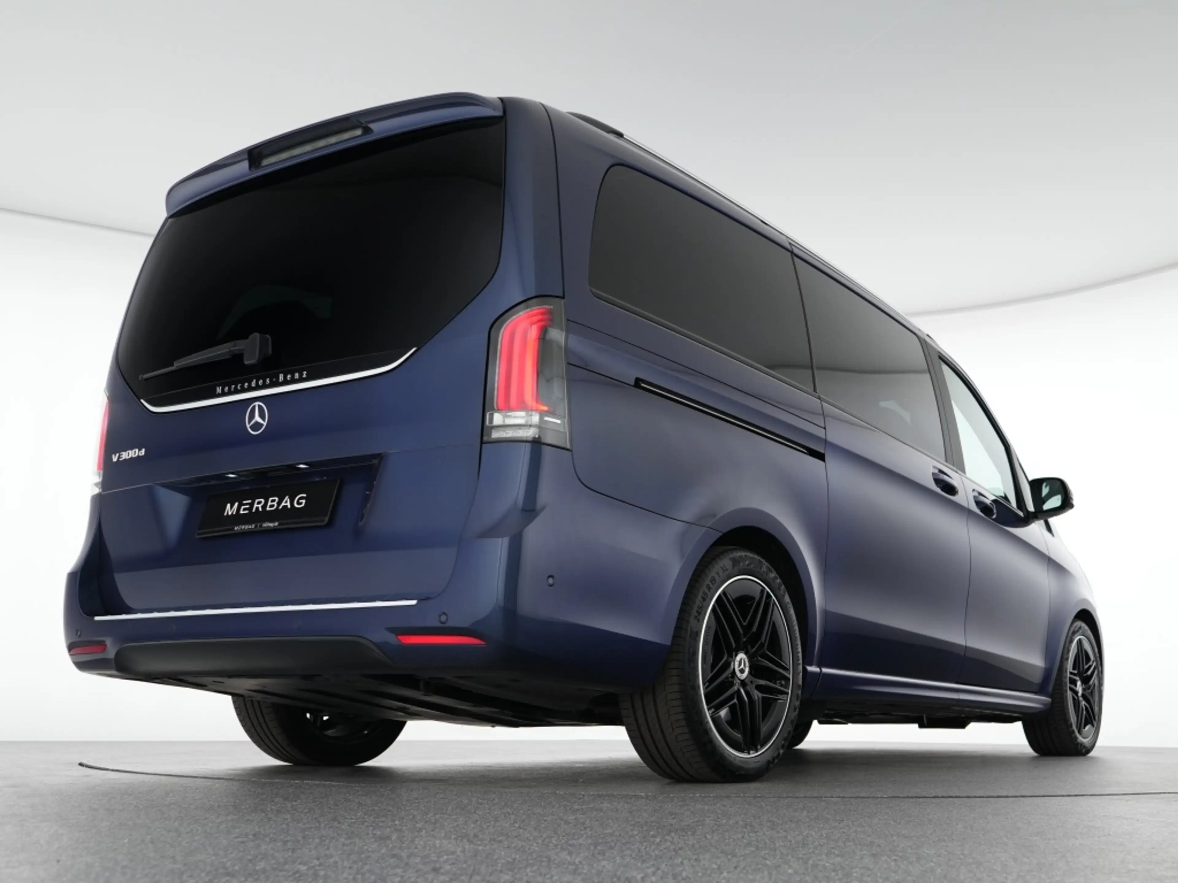 Mercedes-Benz V 300 d lang AVANTGARDE AMG Night Multibeam Burmester — photo 9