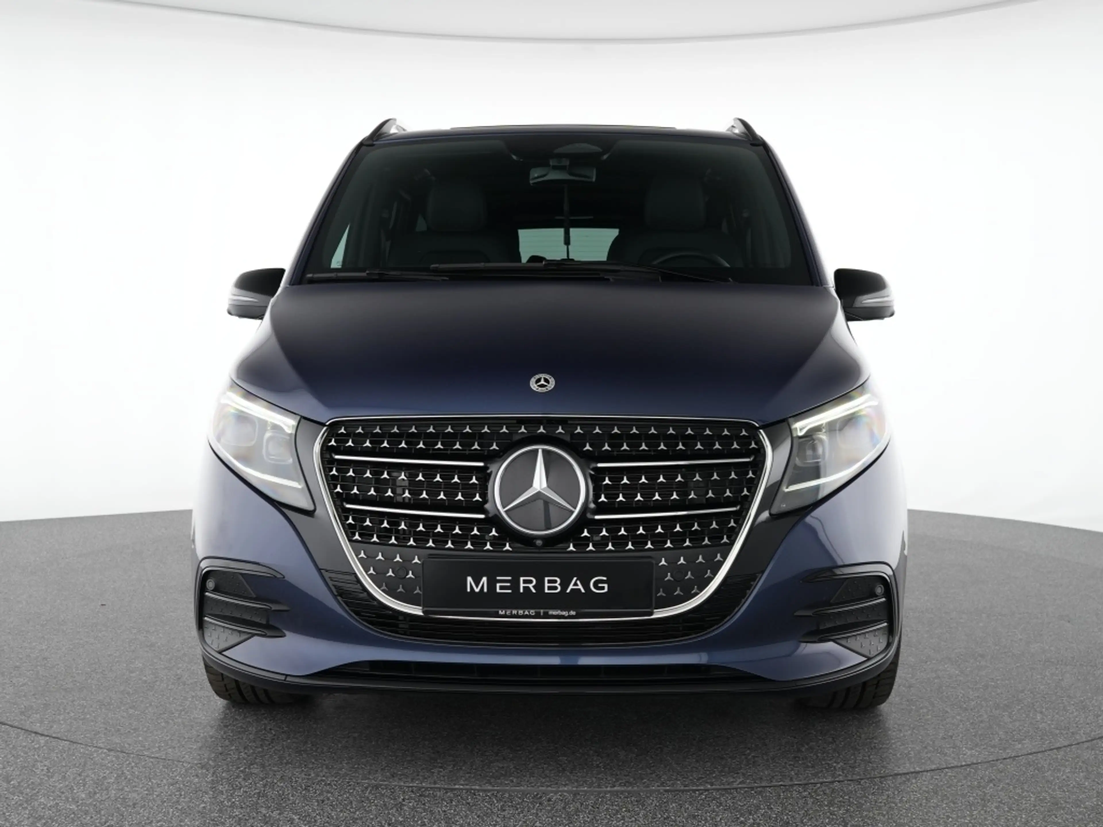 Mercedes-Benz V 300 d lang AVANTGARDE AMG Night Multibeam Burmester — photo 2