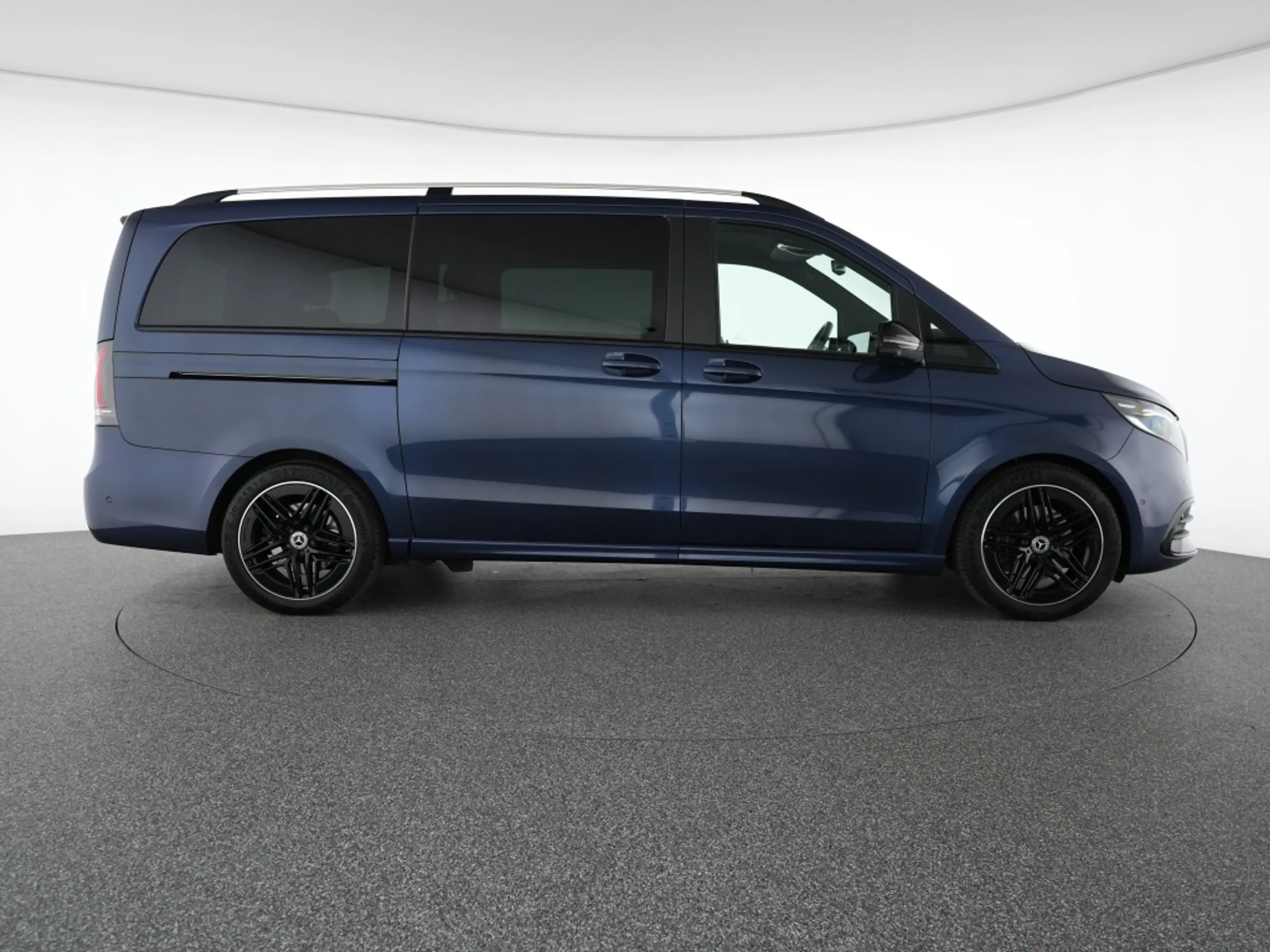 Mercedes-Benz V 300 d lang AVANTGARDE AMG Night Multibeam Burmester — photo 5