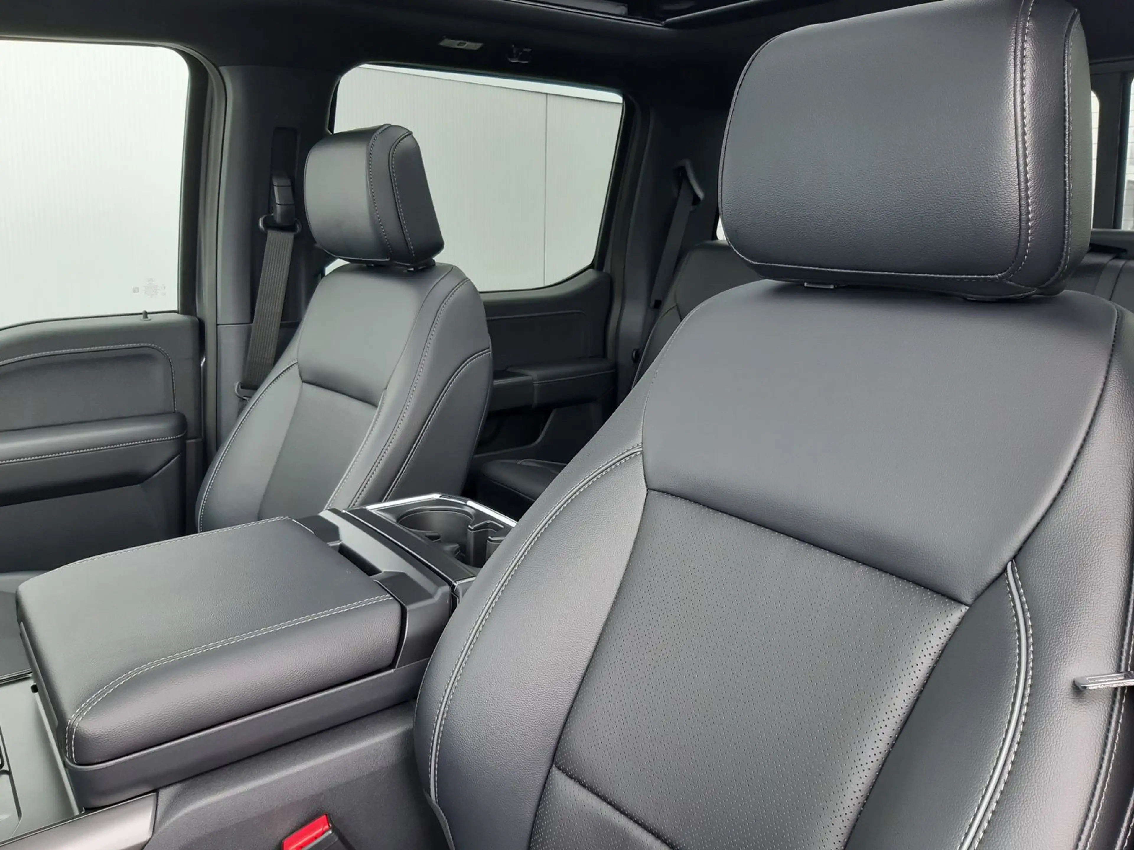 Ford F 150 Lariat Black Edition 5.0 V8 — photo 11