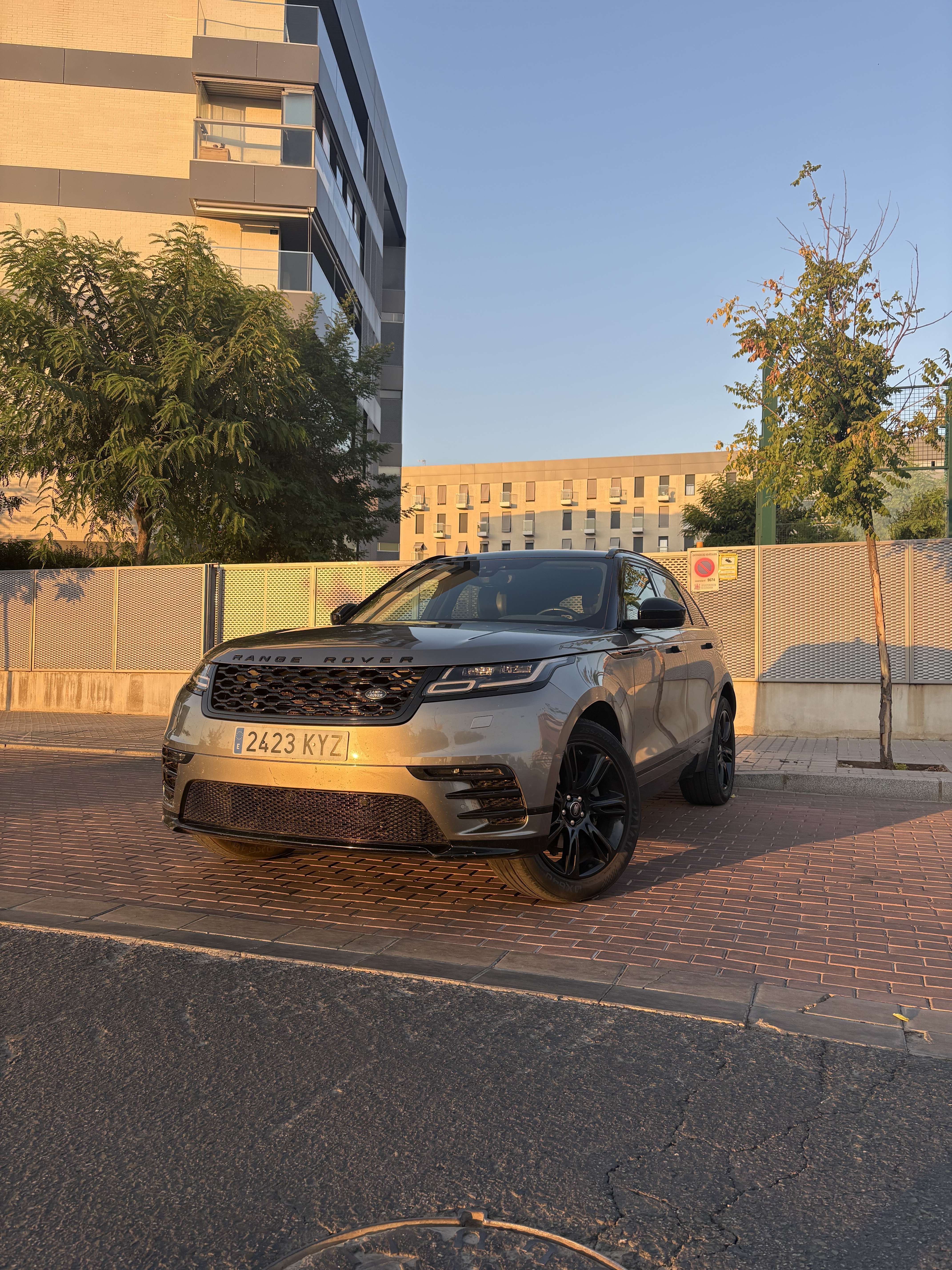 Land Rover Range Rover Velar 2.0D R-Dynamic Base 4WD Aut. 180 - foto 1