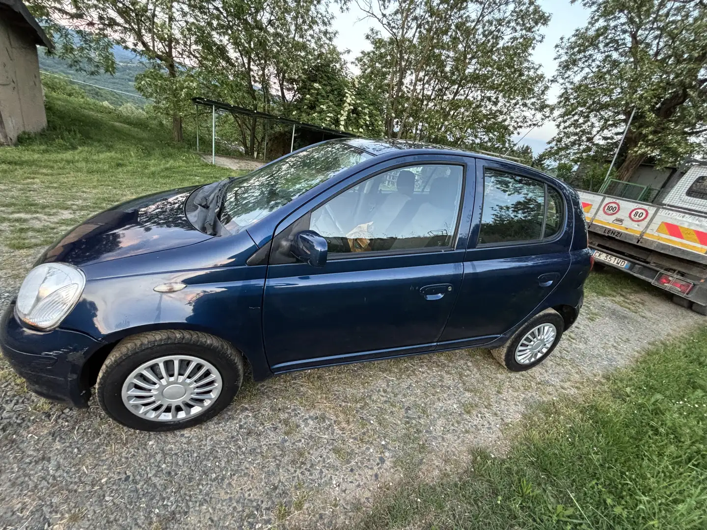 Toyota Yaris 5p 1.4Sol c/CL - 1