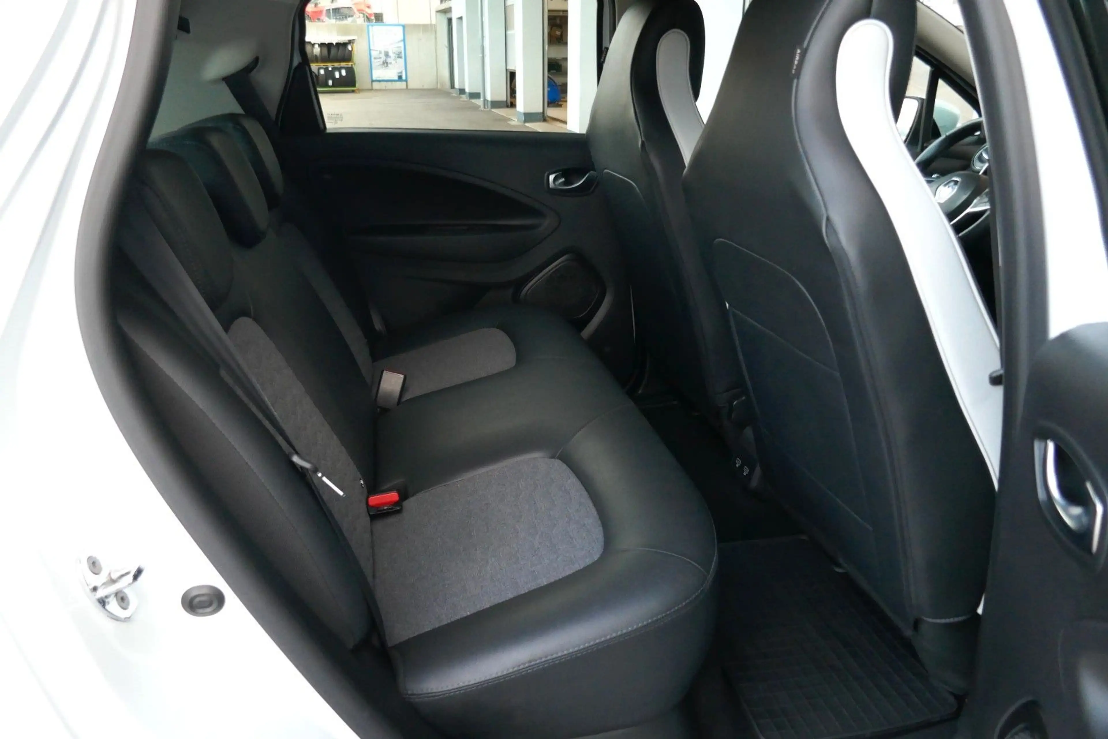 Renault ZOE (Kaufbatterie) Z.E. 50 INTENS CCS — photo 15