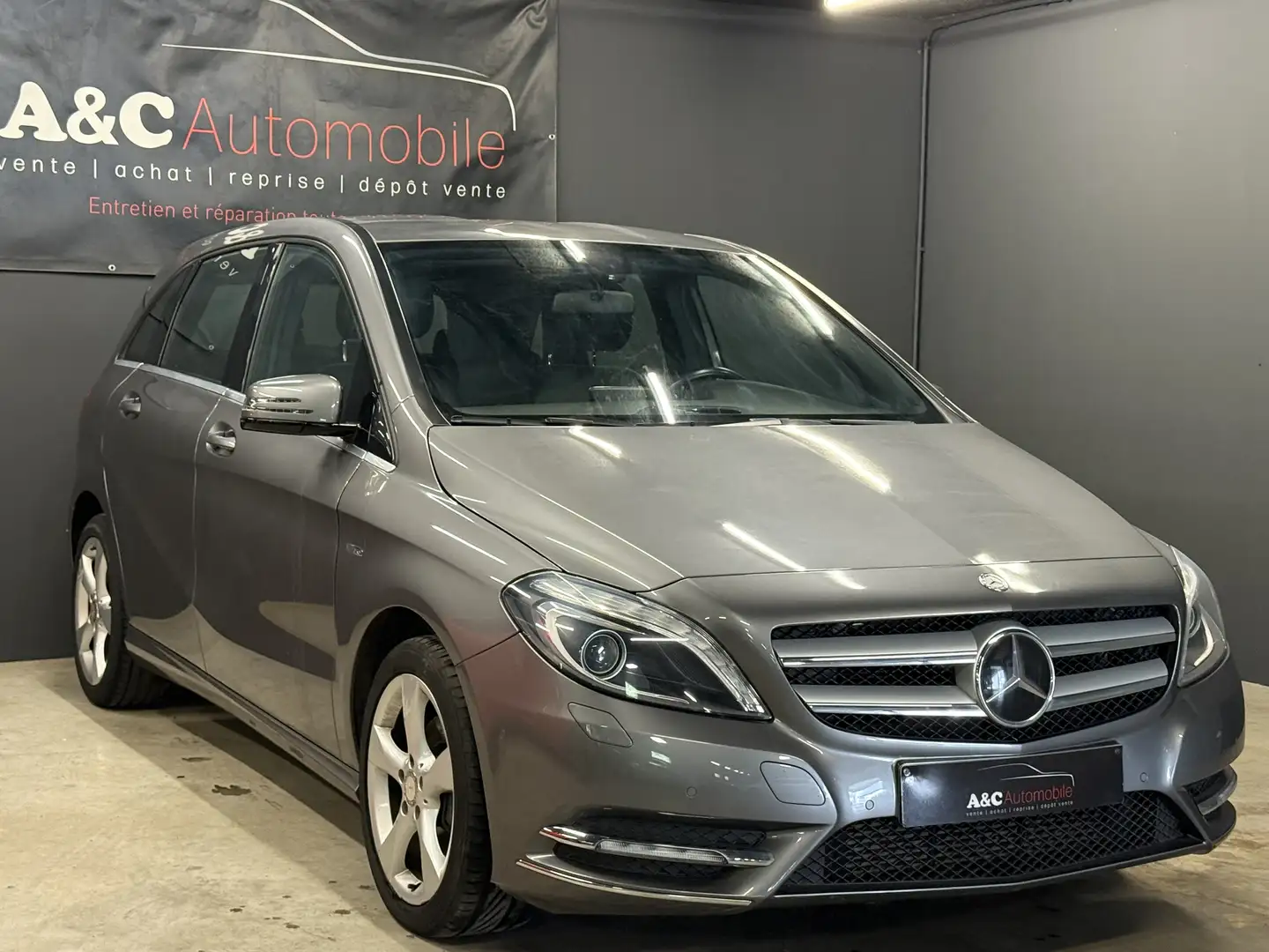 Mercedes-Benz B 180 CDI Avantgarde Gris - 2