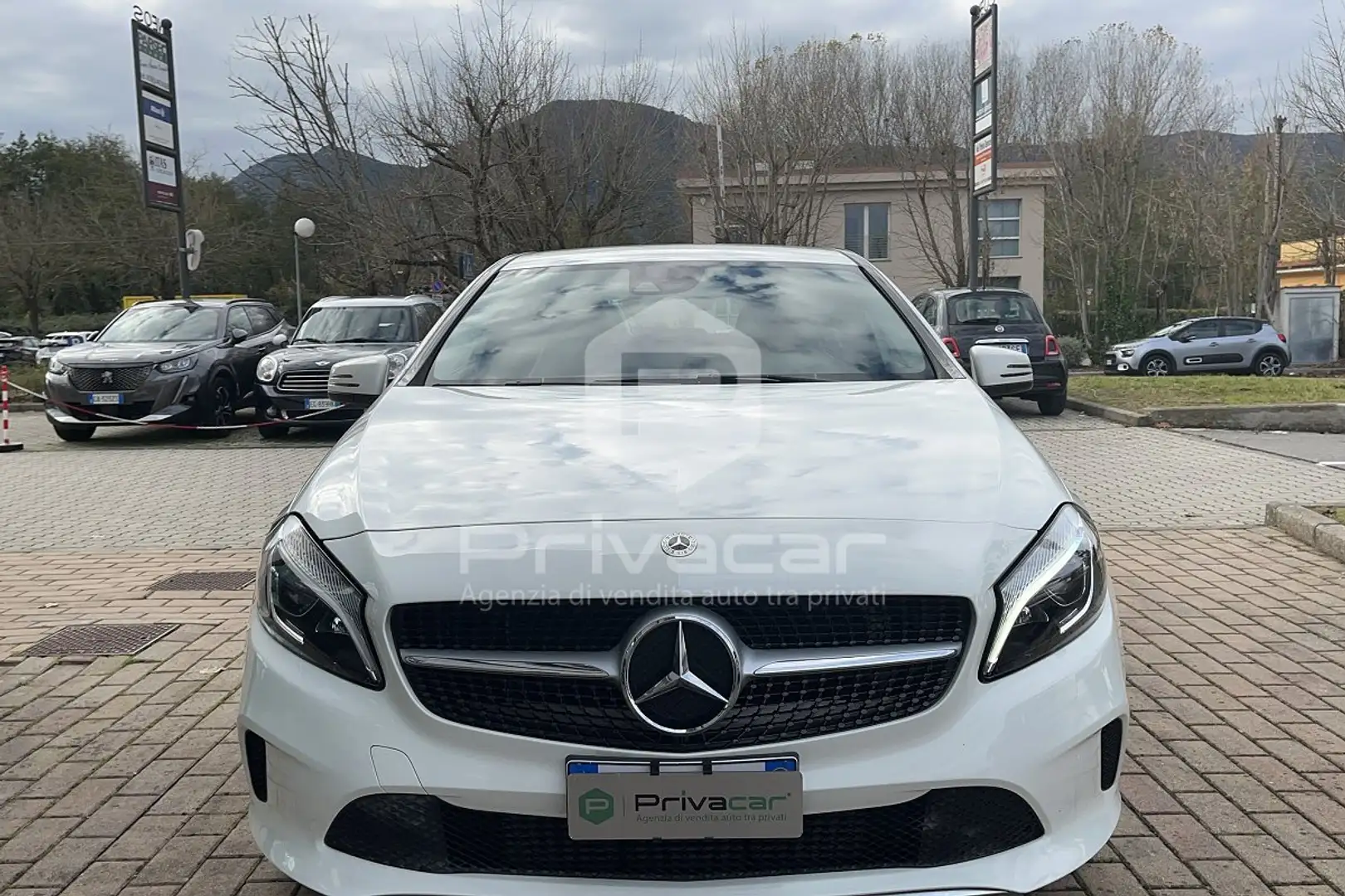 Mercedes-Benz A 180 A 180 d Automatic Sport Blanc - 2
