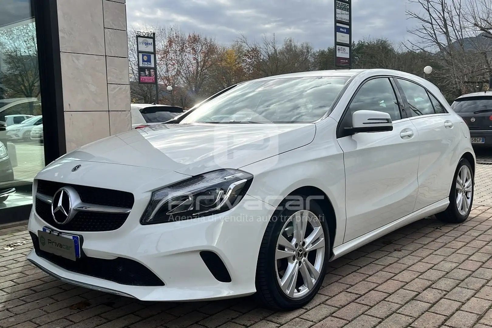 Mercedes-Benz A 180 A 180 d Automatic Sport Blanc - 1